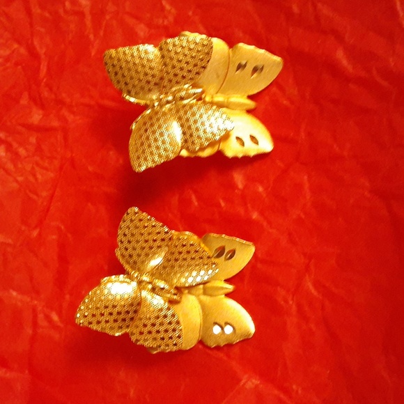 Vintage! Goldtone dangling butterfly pierced earrings - Picture 1 of 3